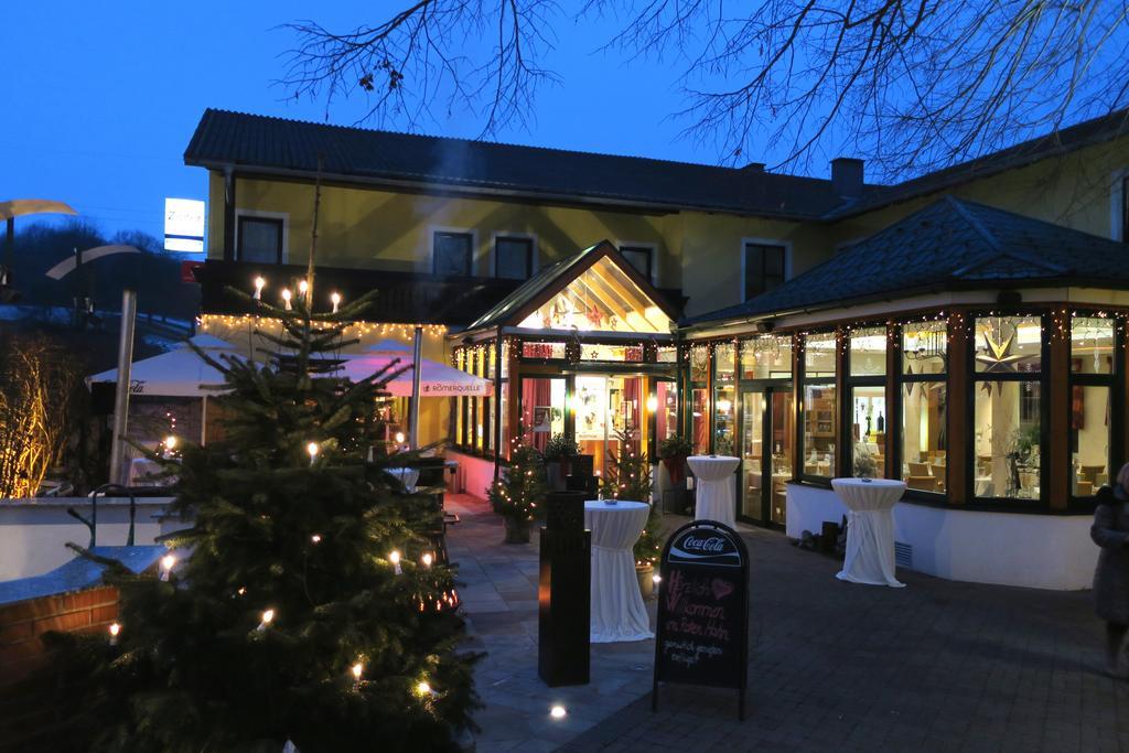 Hotel Restaurant Bock "Roter Hahn" Sankt Poelten Esterno foto